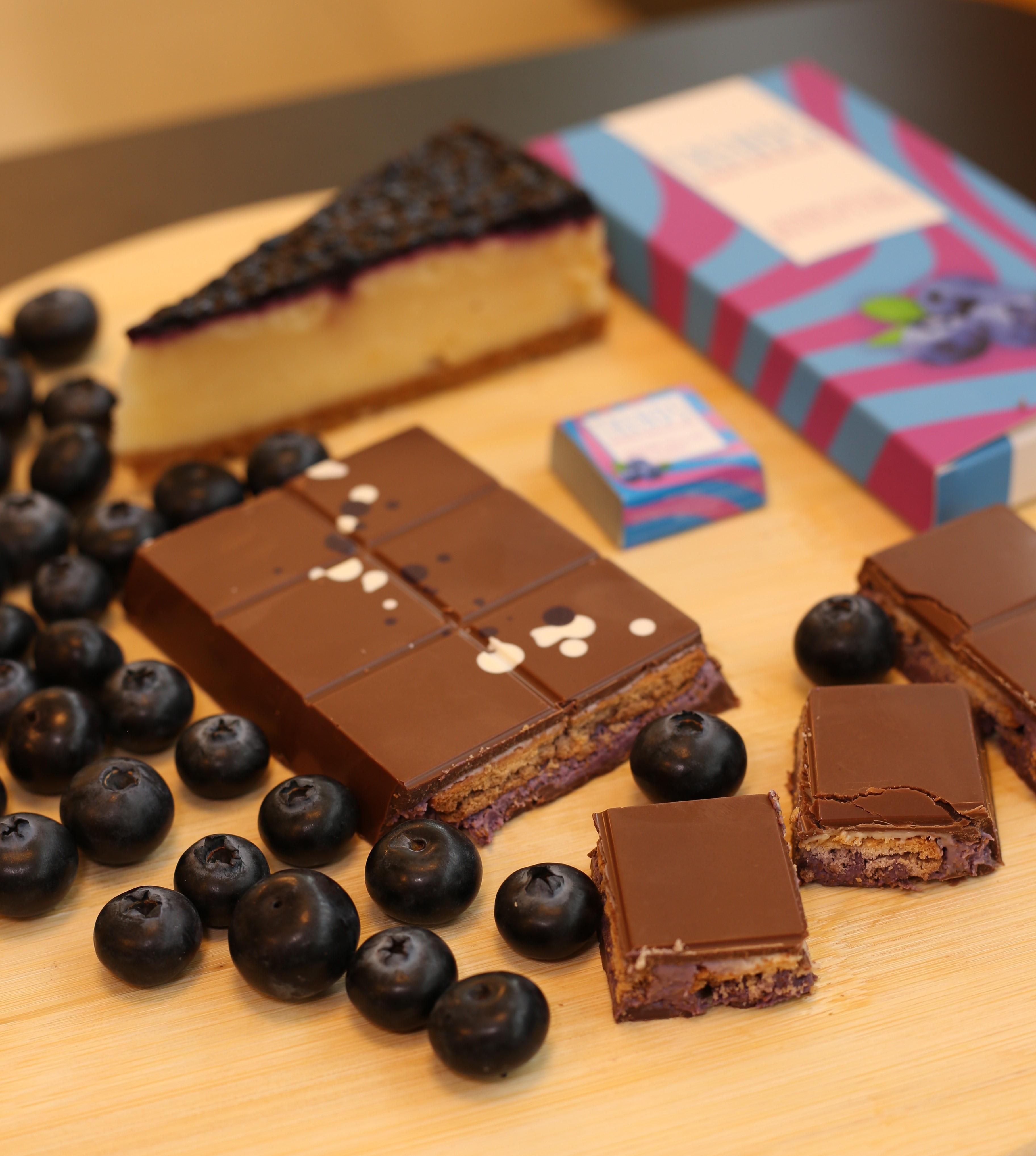 Trends Dubai Chocolate, Blueberry Cheesecake with Biscuits & Kunafa - 190g